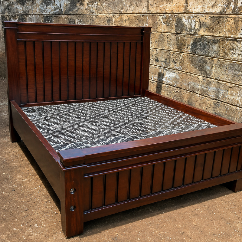 6x6 Mahogany Bed – Classic Slatted Frame